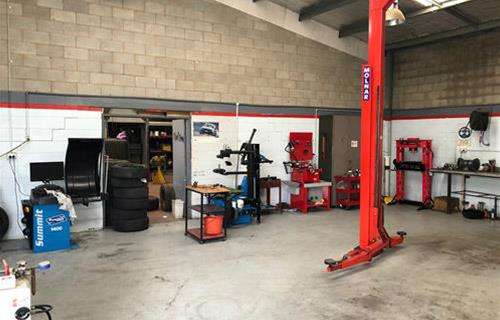 Albury Auto Mechanics & Gas workshop gallery image