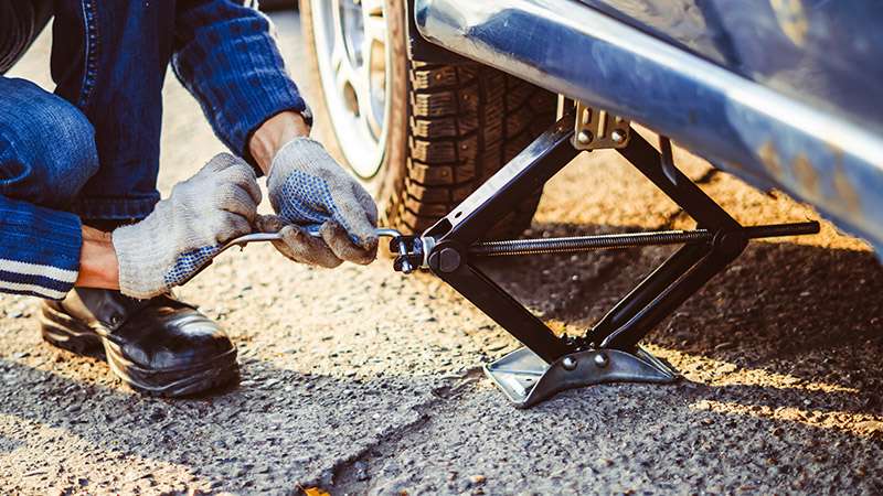 Car Jacks how do I use them on my car? | AutoGuru