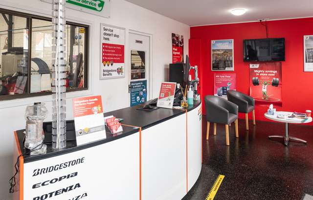 Bridgestone Select Tyre & Auto Summer Hill workshop gallery image