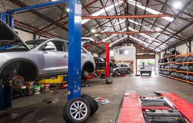 Bridgestone Select Tyre & Auto Summer Hill workshop gallery image