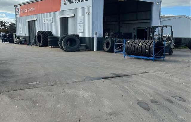 Bridgestone Service Centre Bordertown - Merrett Road workshop gallery image