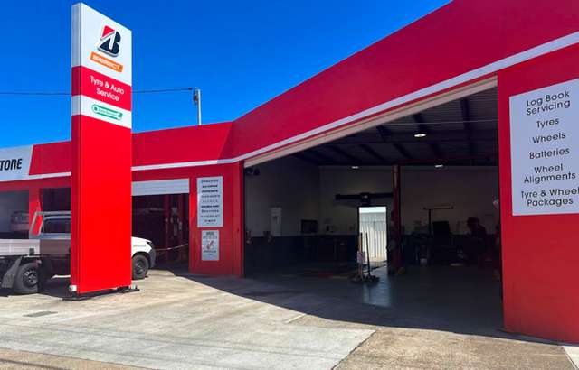 Bridgestone Select Tyre & Auto Sandgate workshop gallery image