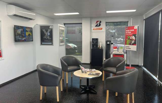 Bridgestone Select Tyre & Auto Sandgate workshop gallery image