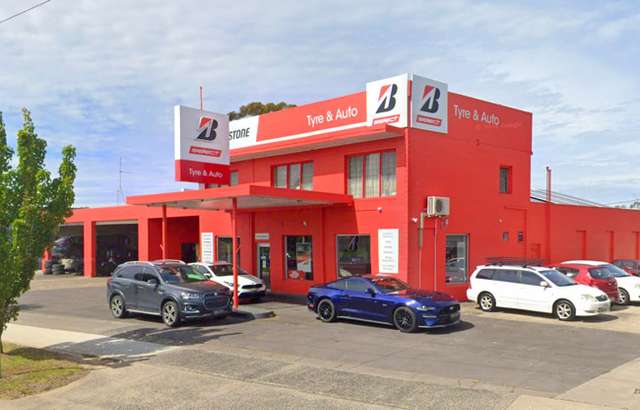 Bridgestone Select Tyre & Auto Beaconsfield workshop gallery image