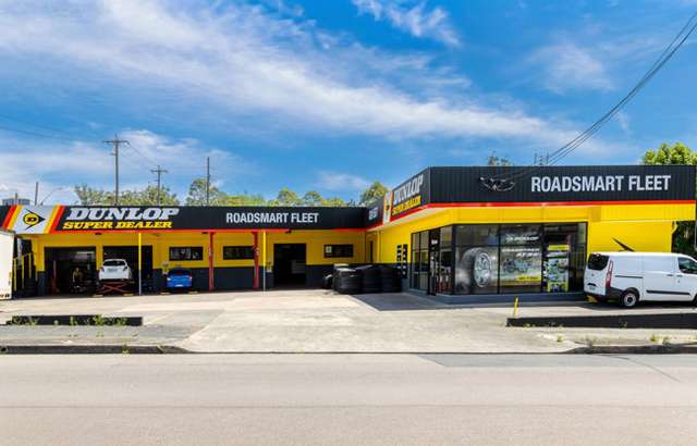 Dunlop Super Dealer Gosford workshop gallery image