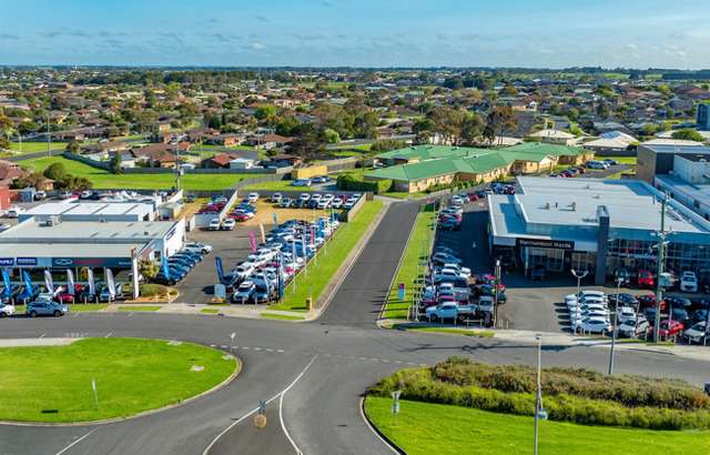 Warrnambool Auto Group workshop gallery image