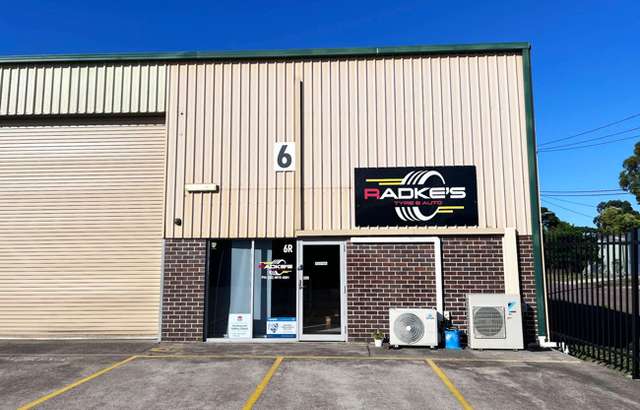 Radke's Tyre & Auto workshop gallery image