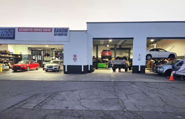 B & M Automotive Service Centre workshop gallery image