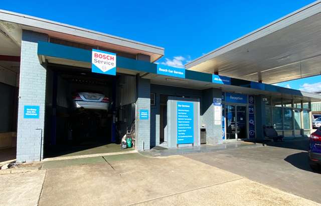 Jas Automotive Bosch Service workshop gallery image