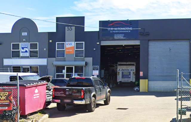 LUD Automotive & Performance workshop gallery image