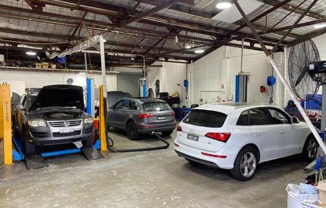 Motor Mechanics Melbourne workshop gallery image