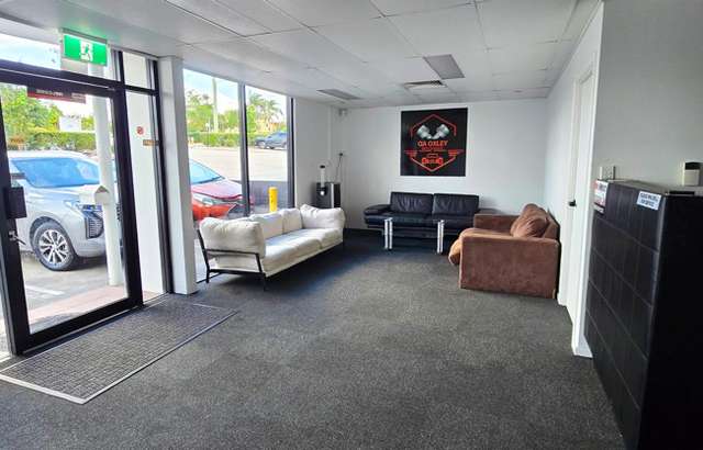 QA Oxley Mechanic workshop gallery image