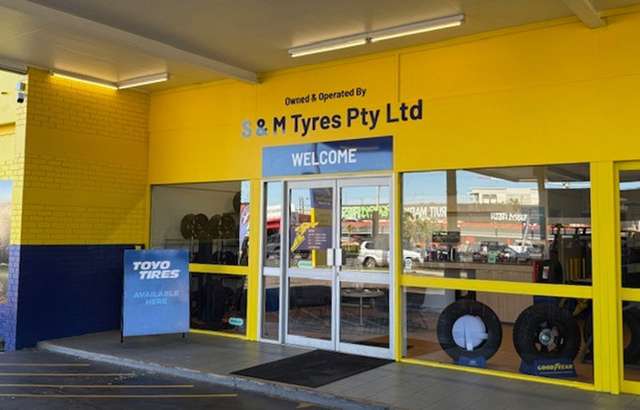 S&M Tyres workshop gallery image