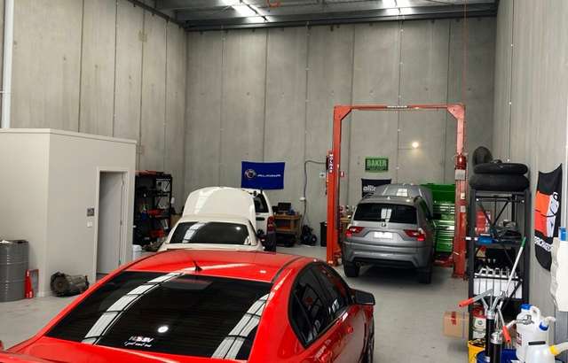 Baker Motor Works workshop gallery image