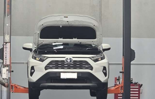 Jesmin Motors workshop gallery image
