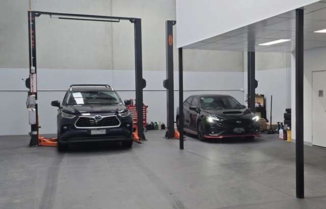 Jesmin Motors workshop gallery image