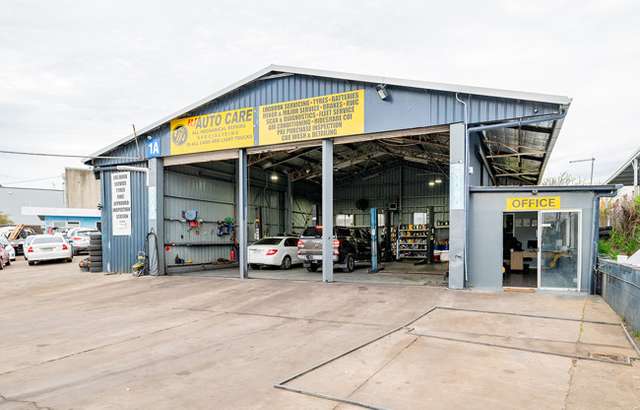 RJ Auto Care workshop gallery image