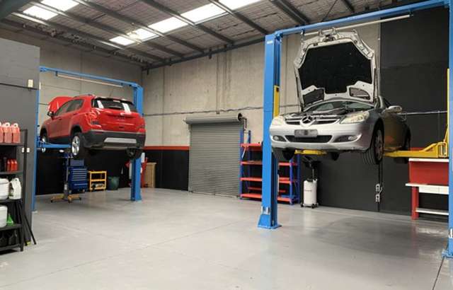 Dashmesh Auto Care workshop gallery image