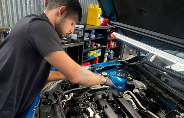 AUMOTORS workshop gallery image