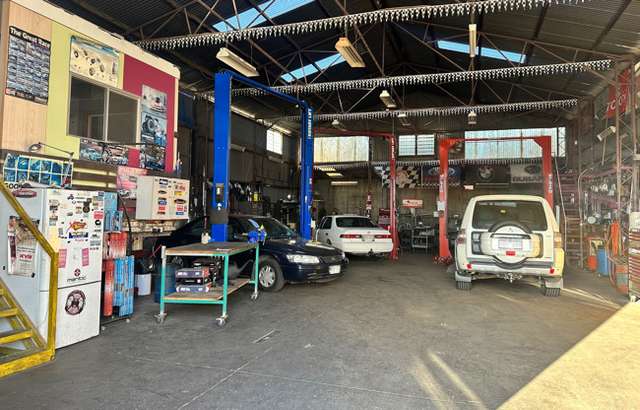 Stuart's Auto Service workshop gallery image
