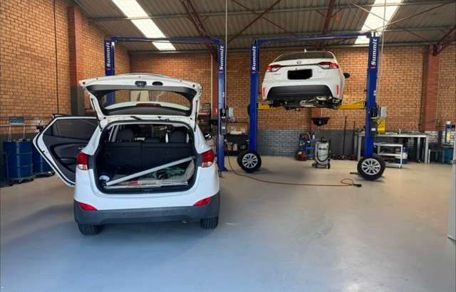 Commercial Automotive Repair Services workshop gallery image