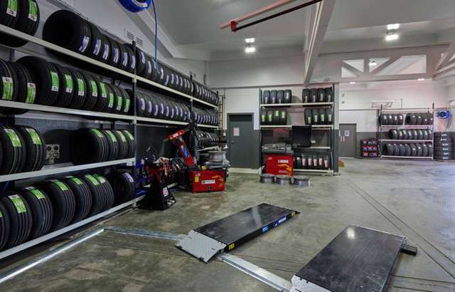 Bridgestone Select Tyre & Auto Hawthorn workshop gallery image