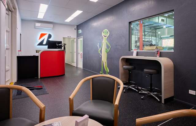 Bridgestone Select Tyre & Auto Oxley workshop gallery image