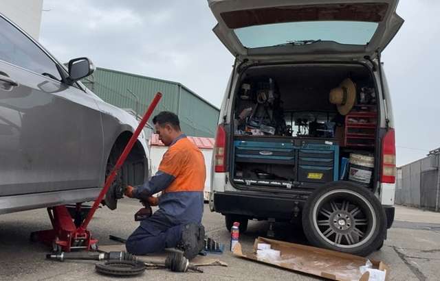 Coopers Plains Mechanical & Aircon workshop gallery image