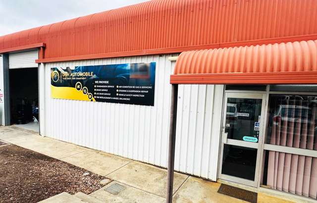 G&H Automobile workshop gallery image