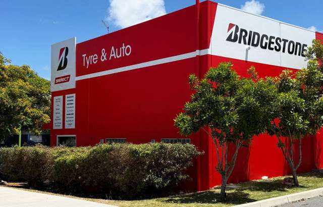 Bridgestone Select Tyre & Auto Kingsway workshop gallery image