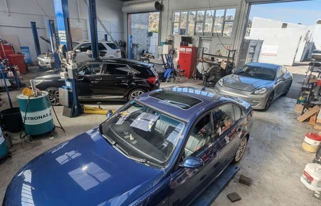 Top Drop Automotive workshop gallery image