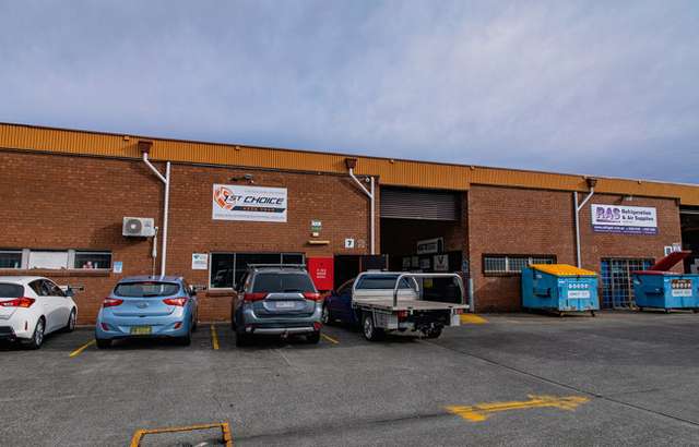 1st Choice Mechanical Repairs and Tyres workshop gallery image