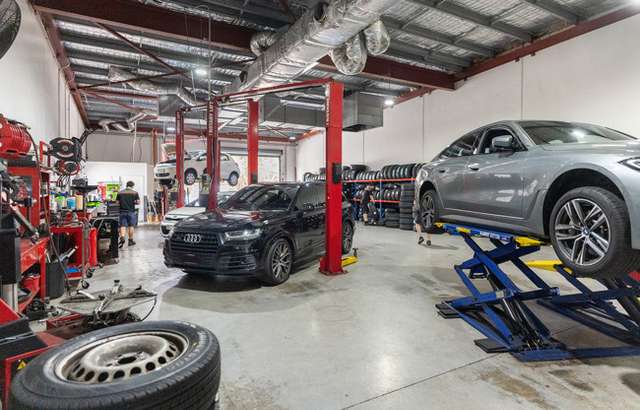 Bridgestone Select Tyre & Auto Robina workshop gallery image
