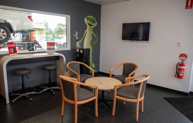 Bridgestone Select Tyre & Auto Redbank Plains workshop gallery image