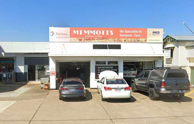 Memmott's Automotive Grange workshop gallery image