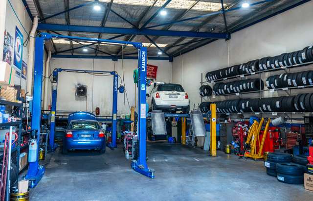 My Hiep Automotive workshop gallery image