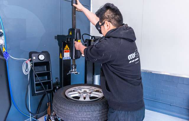 My Hiep Automotive workshop gallery image