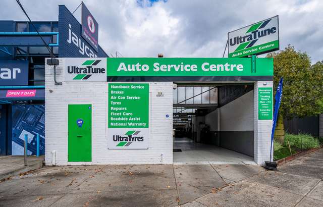Ultra Tune Kew workshop gallery image