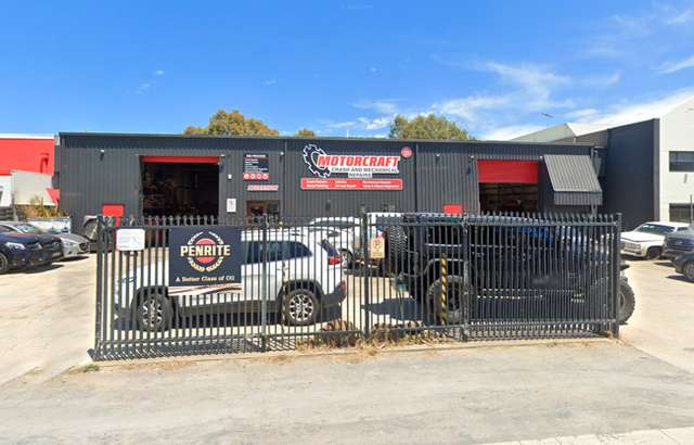 Motorcraft Crash & Mechanical Repairs workshop gallery image