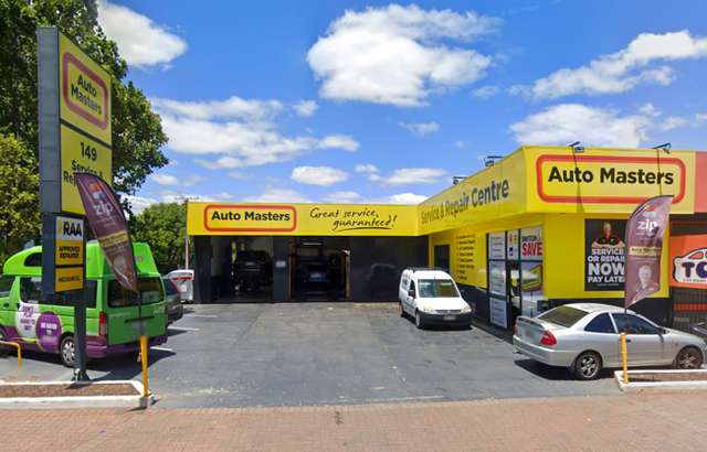 Auto Masters Hilton workshop gallery image