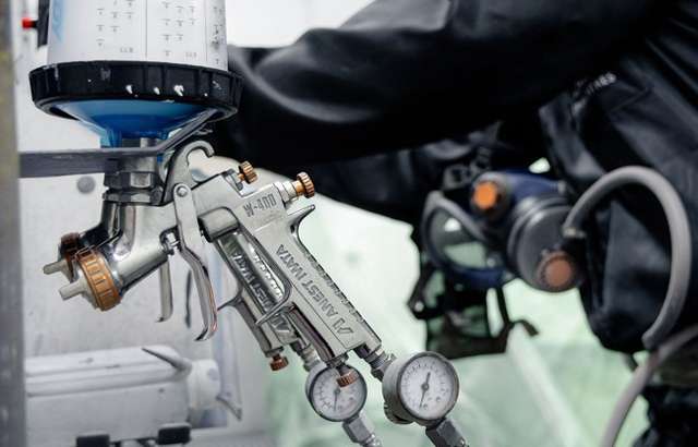 Dynamic Autobody workshop gallery image