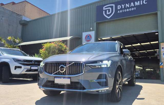 Dynamic Autobody workshop gallery image