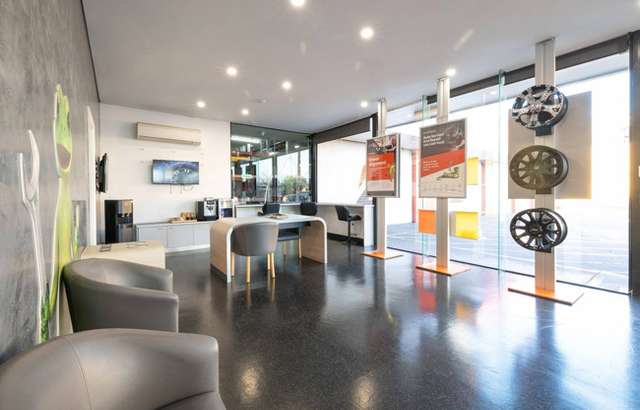 Bridgestone Select Tyre & Auto Adelaide (Gouger St) workshop gallery image