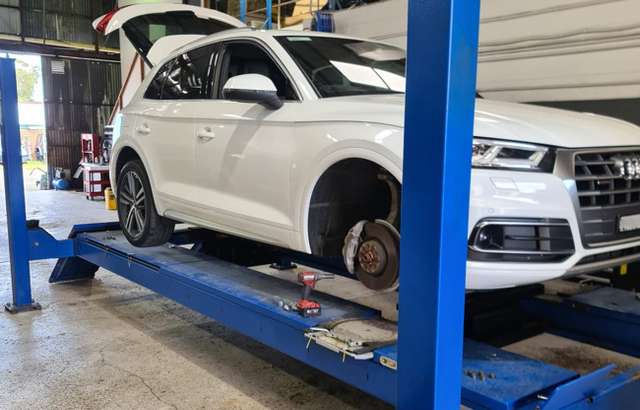 Automax Service Centre workshop gallery image