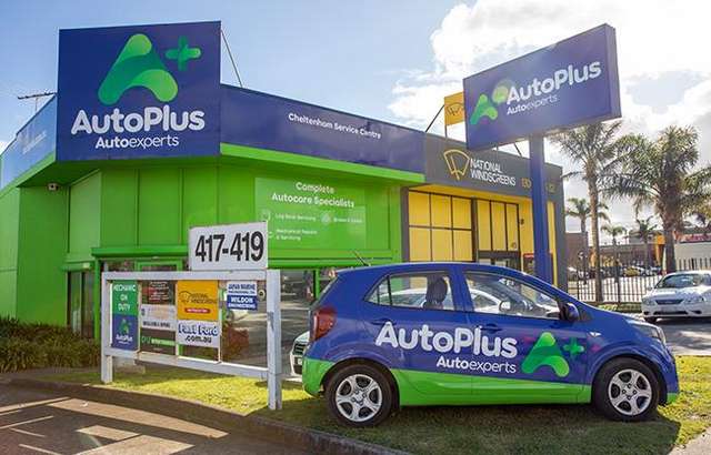 AutoPlus Cheltenham workshop gallery image