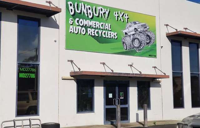 Bunbury 4x4 & Commercial Auto Recyclers workshop gallery image