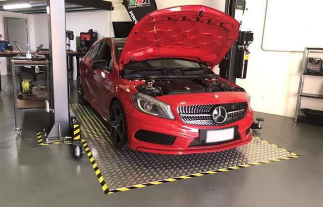 DNA Racing Tech workshop gallery image