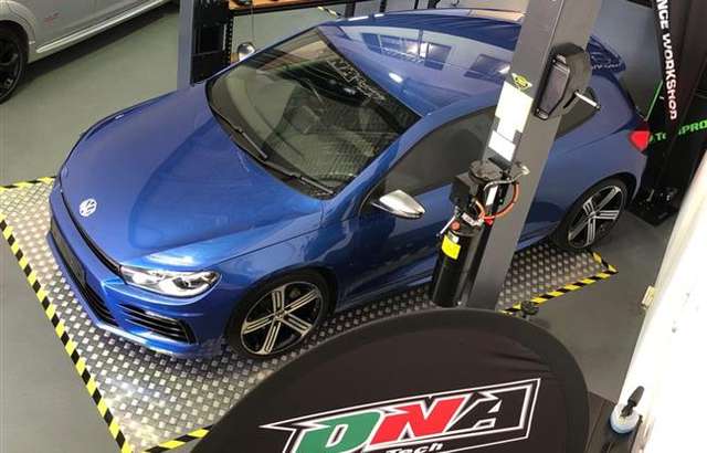 DNA Racing Tech workshop gallery image