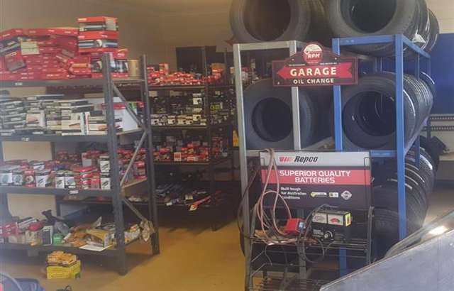 SW Car Service workshop gallery image