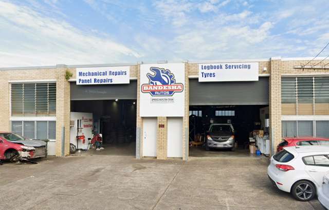 Bandesha Autos workshop gallery image
